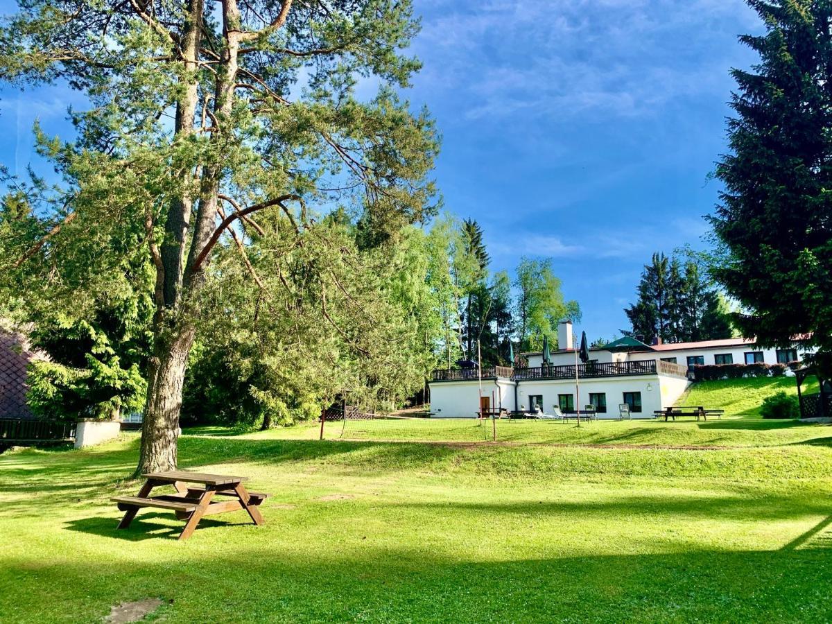 Hotel a Penzion PEGAS Vlachovice Exteriér fotografie